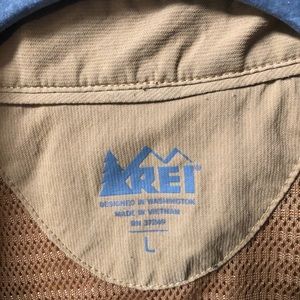 REI Shirts - Vintage REI hiking shirt. Men’s Large. Brown REI Shirts - Vintage REI hiking shirt. Men’s Large. Brown
